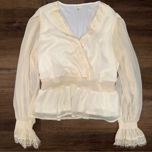 Selfie Brand Lace Cream Color blouse